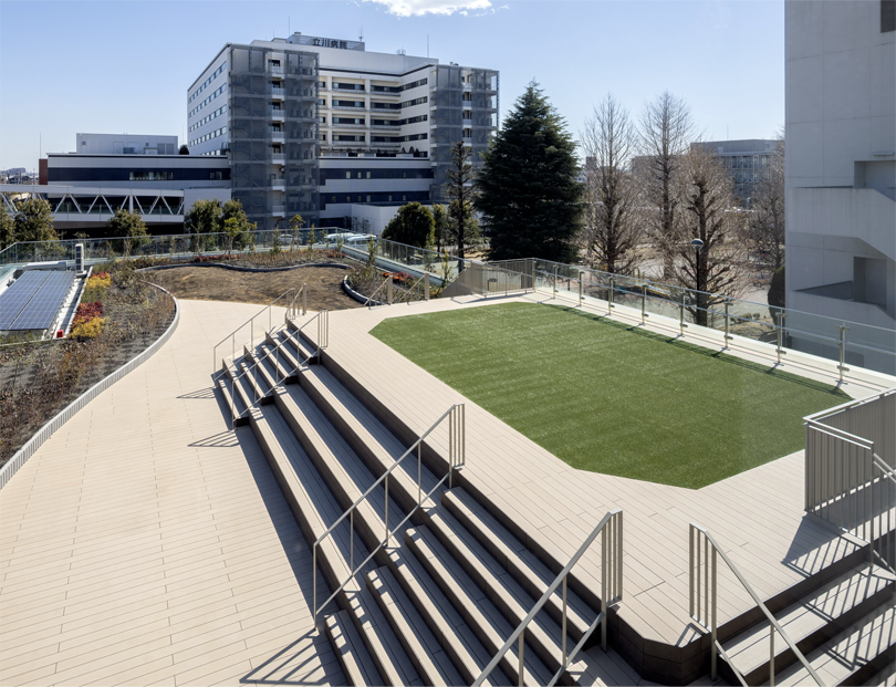 開放的な屋上公園。