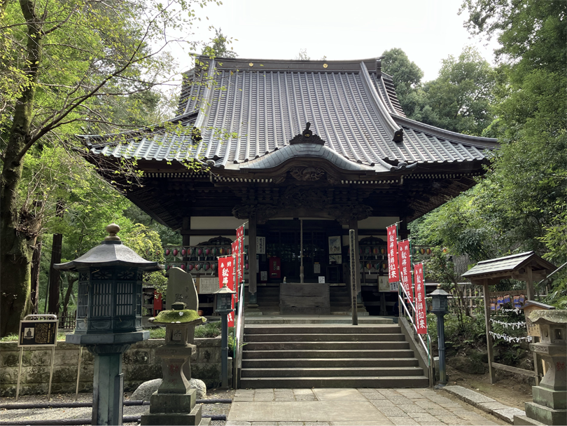 野津田薬師といわれている薬師堂は福王寺薬師堂のことで、1883年に再建されました。