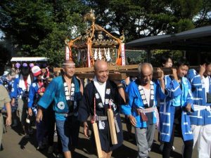 多摩湖町の氷川神社の例大祭