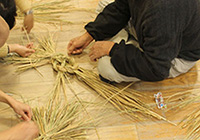 Making a Decoration of Sacred Rope(New Year Ornament)