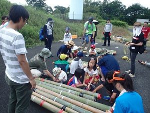 福生水辺の楽校・多摩川サポーターズ「いかだを作ろう」