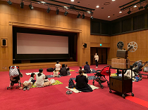 「みる」母と子の映画寺子屋上映会