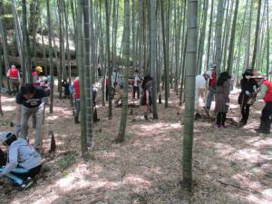 親子で里山散策とタケノコ掘り体験