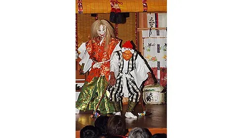 神楽と雅楽の一般公開と夜神楽画像